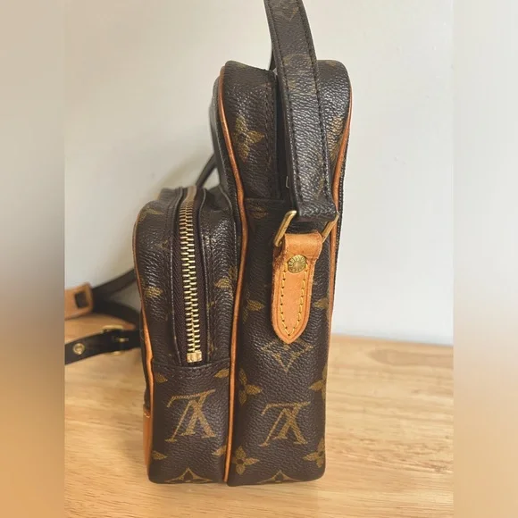 🎊SOLD🎊Louis Vuitton Amazone Vintage Monogram Crossbody bag✨ - Picture 5 of 16